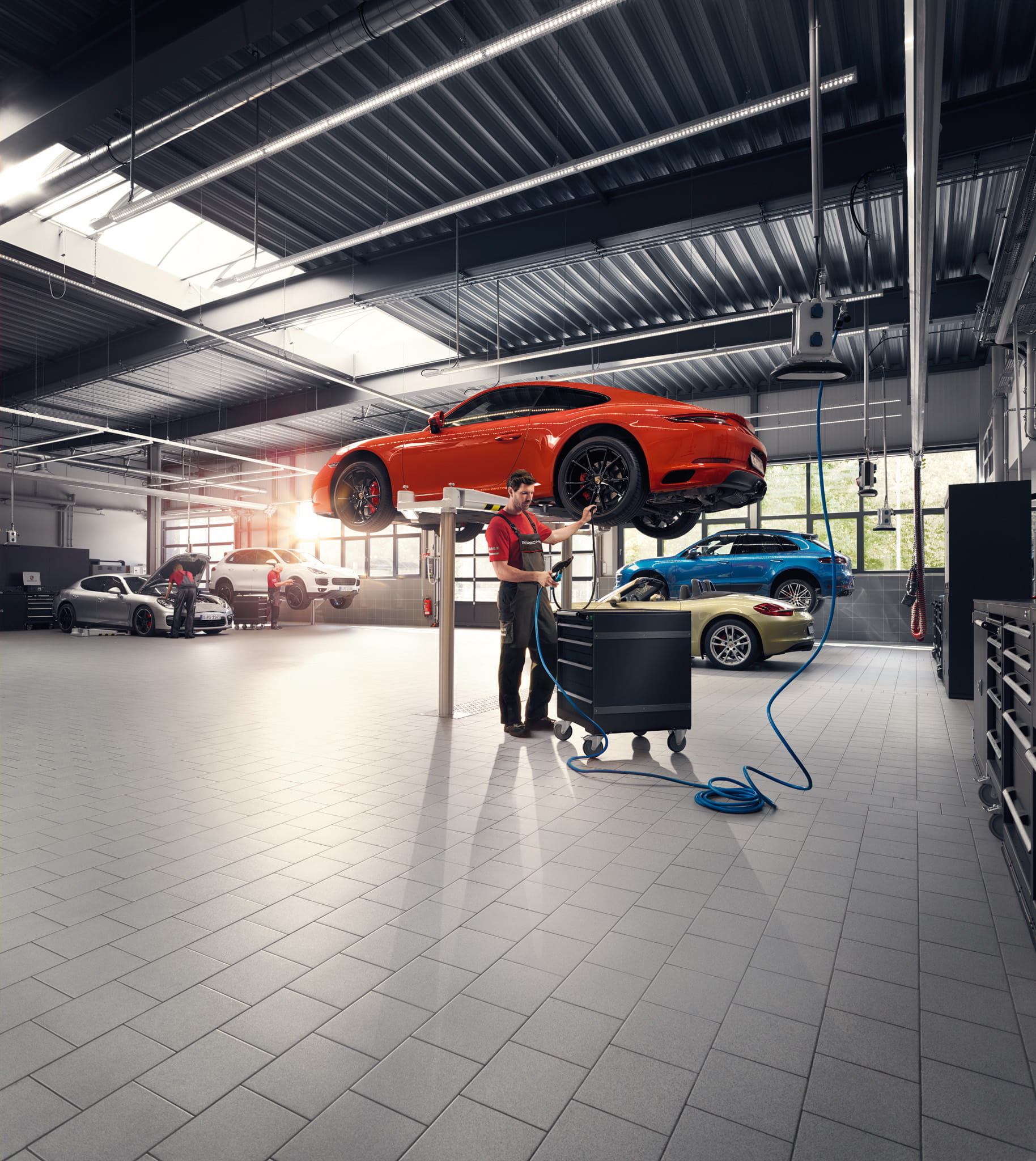 Porsche of London Service Shop