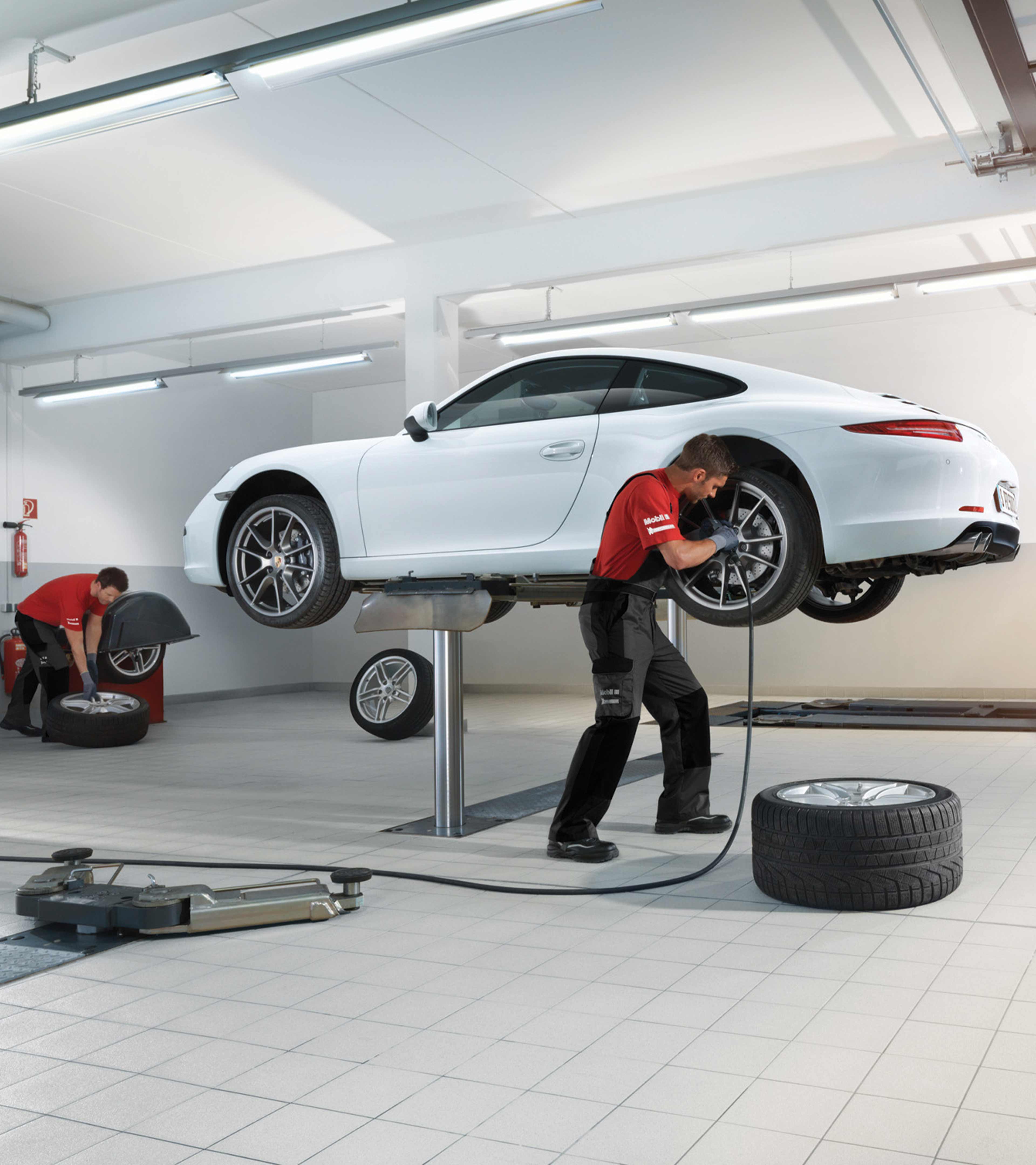 Winter Tires installation - Porsche Prestige