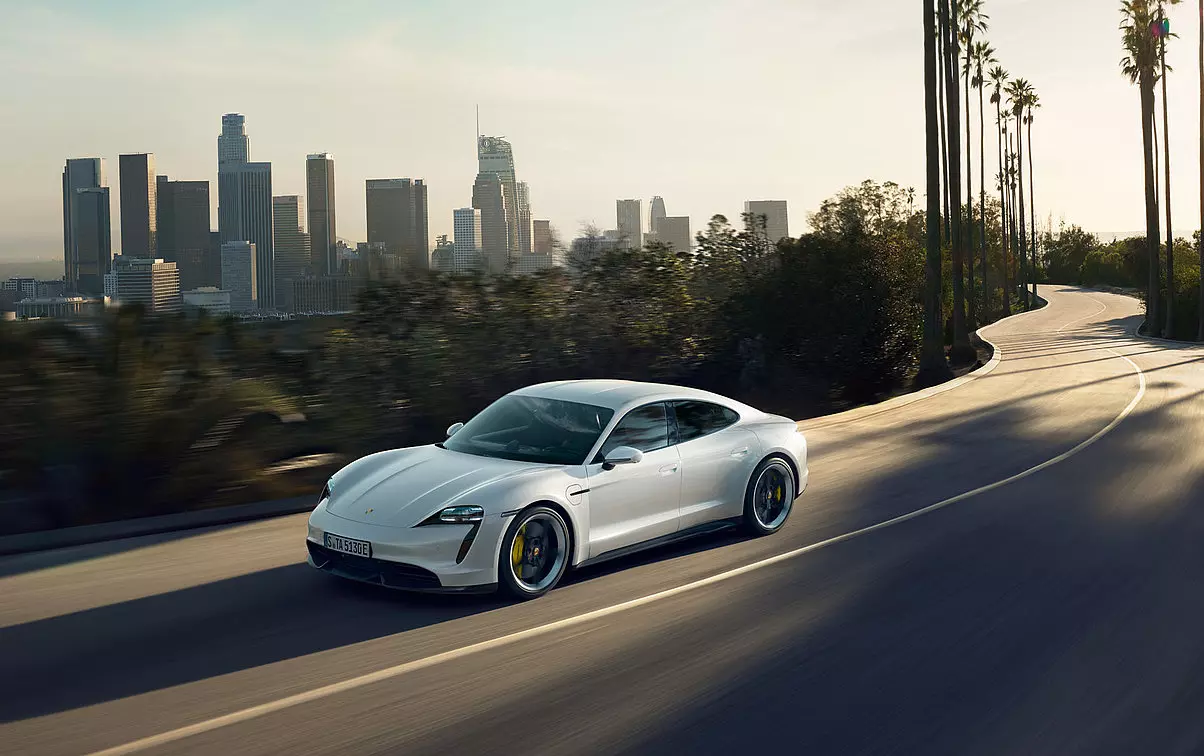 Egészségvédelmi intézkedések a Porsche Centrum Budapestben