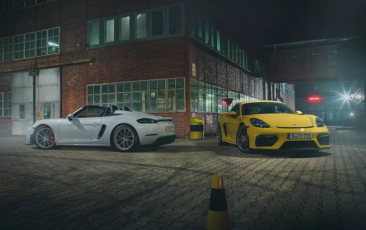 Digital Premiere The new 718 Spyder and Cayman GT4