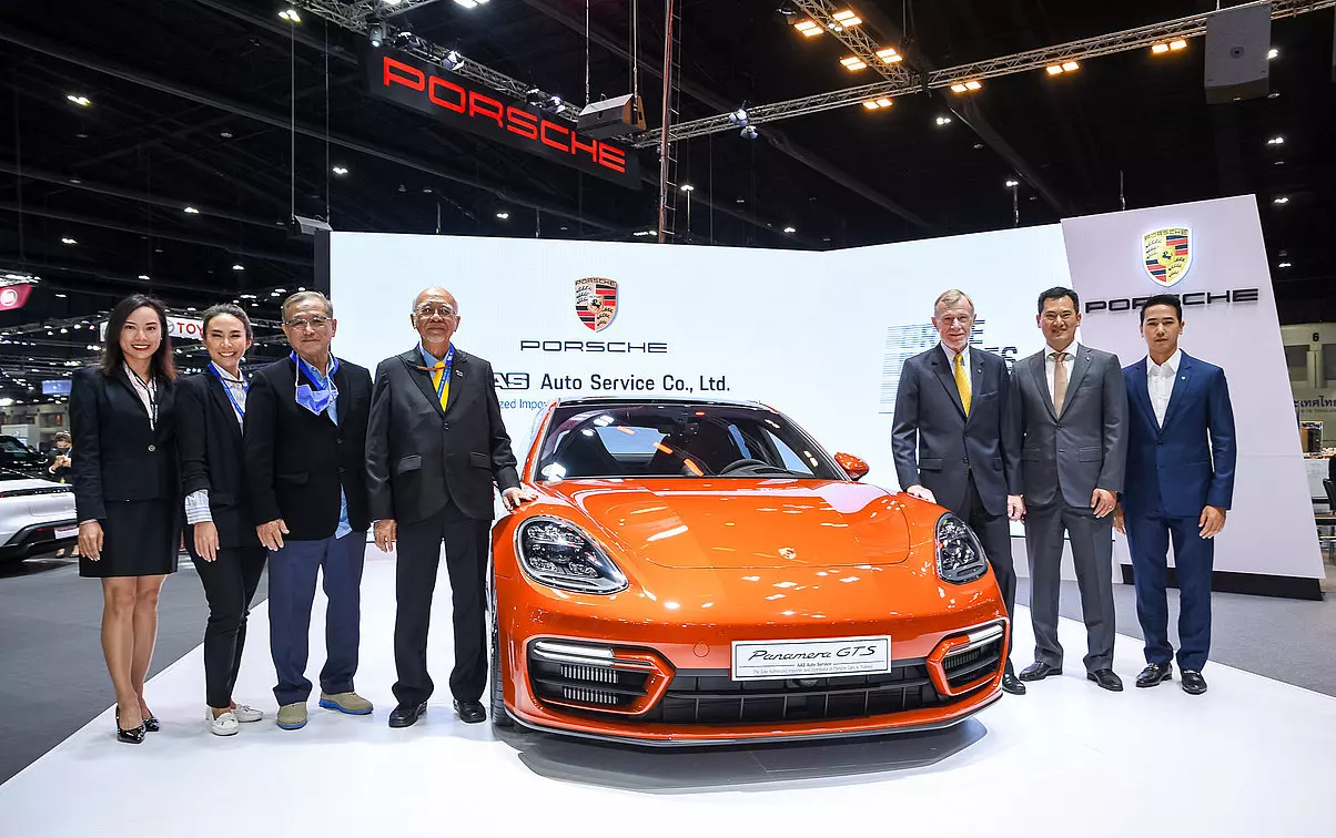 ปอร์เช่ พานาเมร่า รุ่นใหม่ล่าสุด (The new Panamera เปิดตัวอย่างเป็นทางการครั้งแรกในอาเซียน พร้อมราคาสุดเร้าใจ