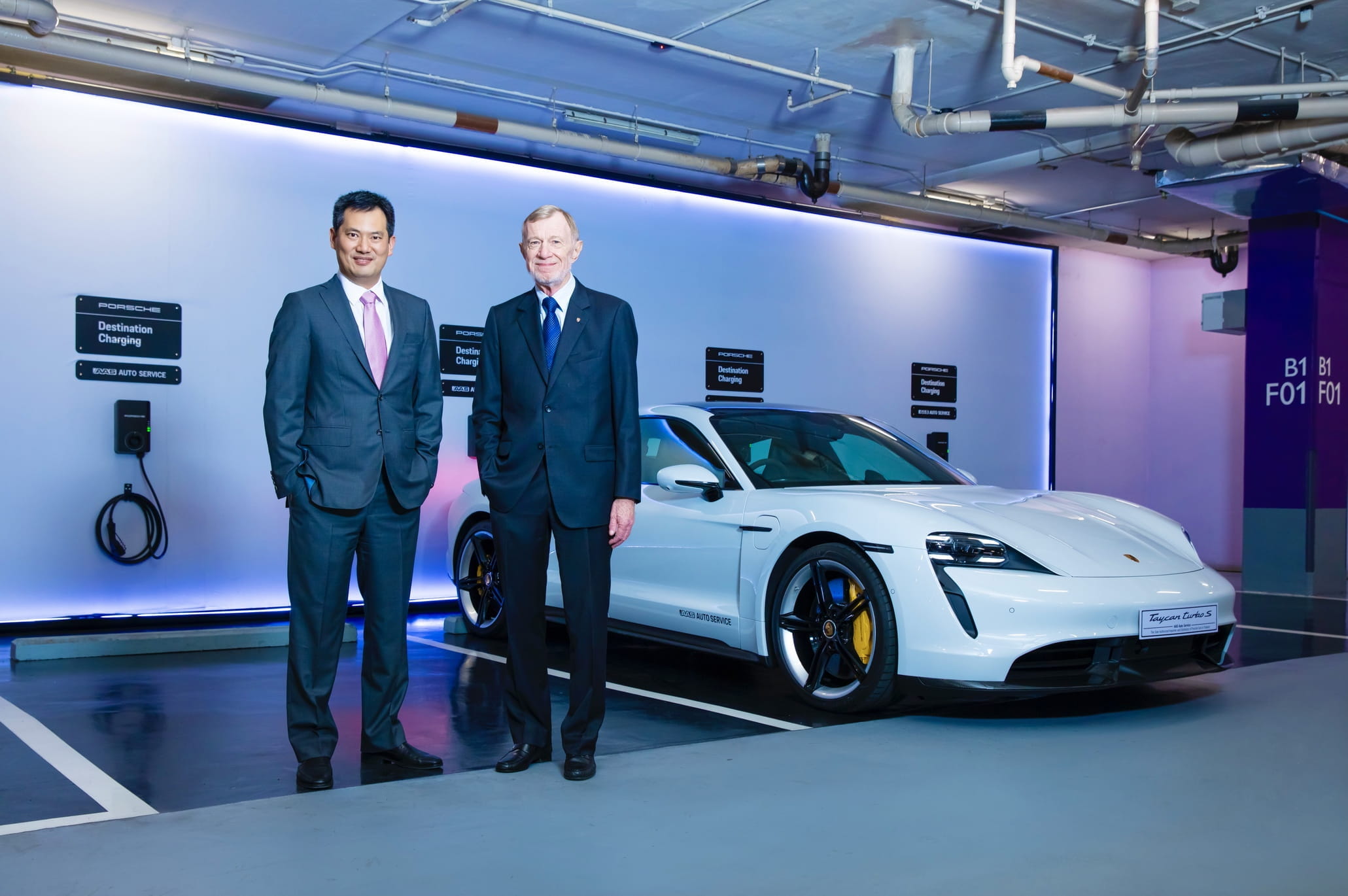 Record first half-year for Porsche globally with 31 percent growth
