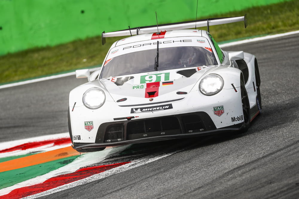 Twelve Porsche 911 RSR