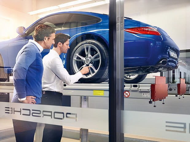 Програма допомоги на дорогах Porsche Assistance