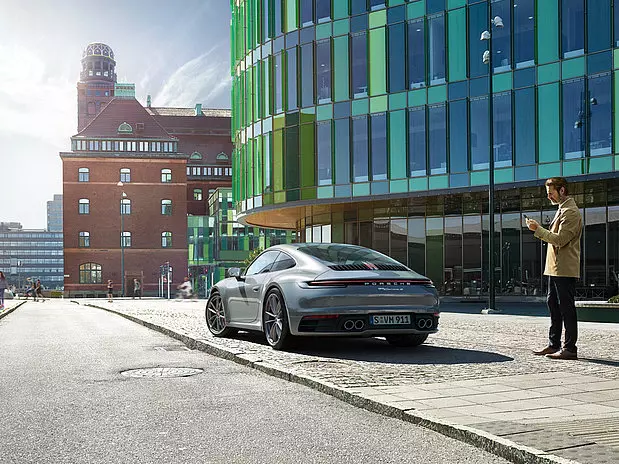 Porsche Connect Store
