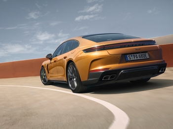 Panamera Turbo E-Hybrid - Key visual