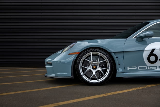 911
