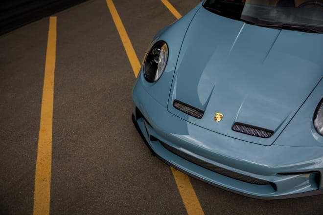 911