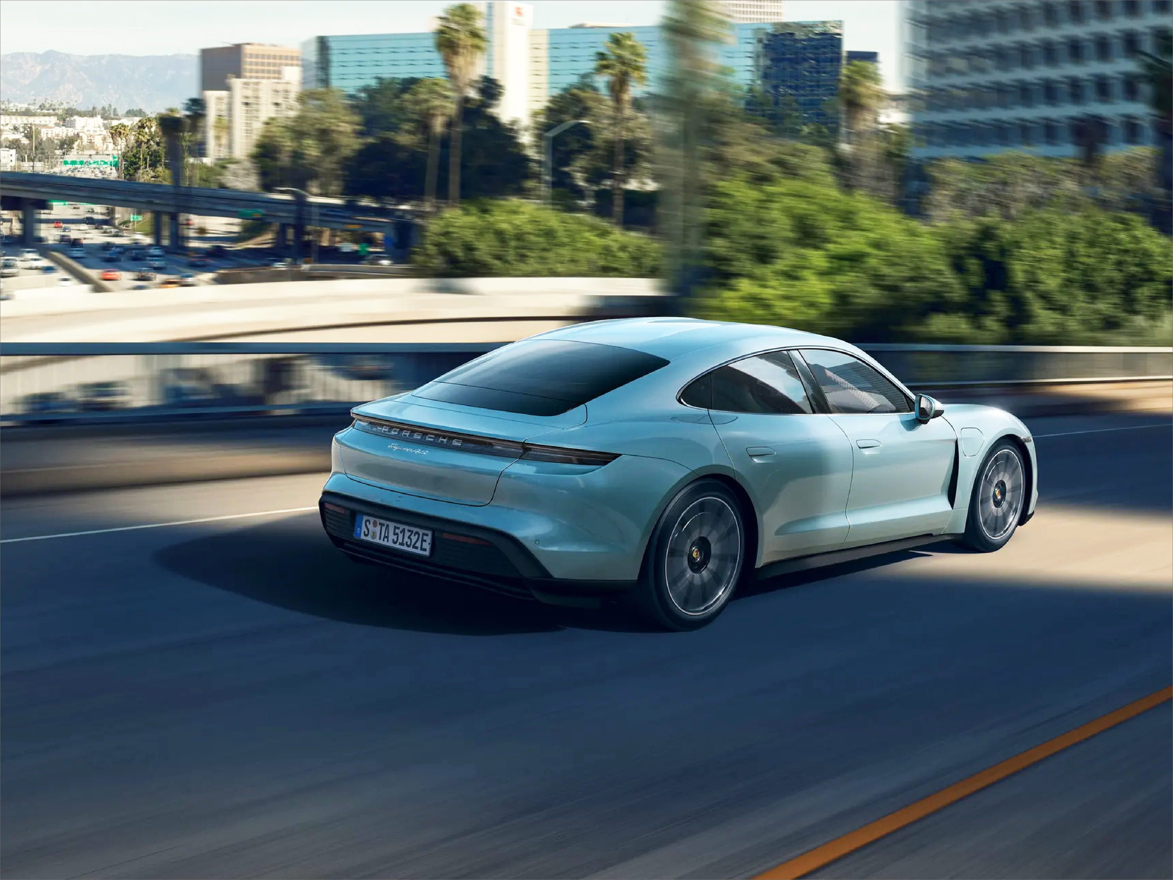 Porsche Taycan Turbo s электрокар
