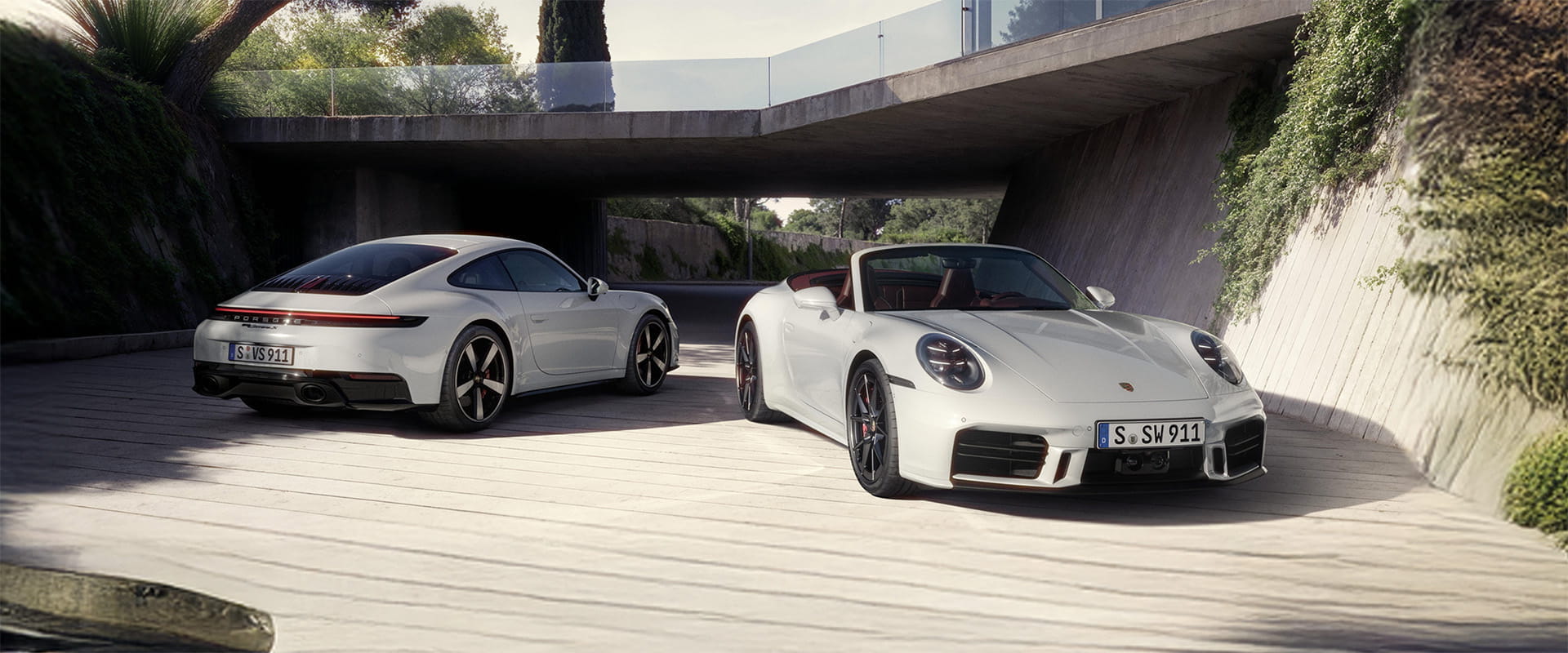 The two versions of the Porsche 911 Carrera S 992 - Porsche Centre Quebec