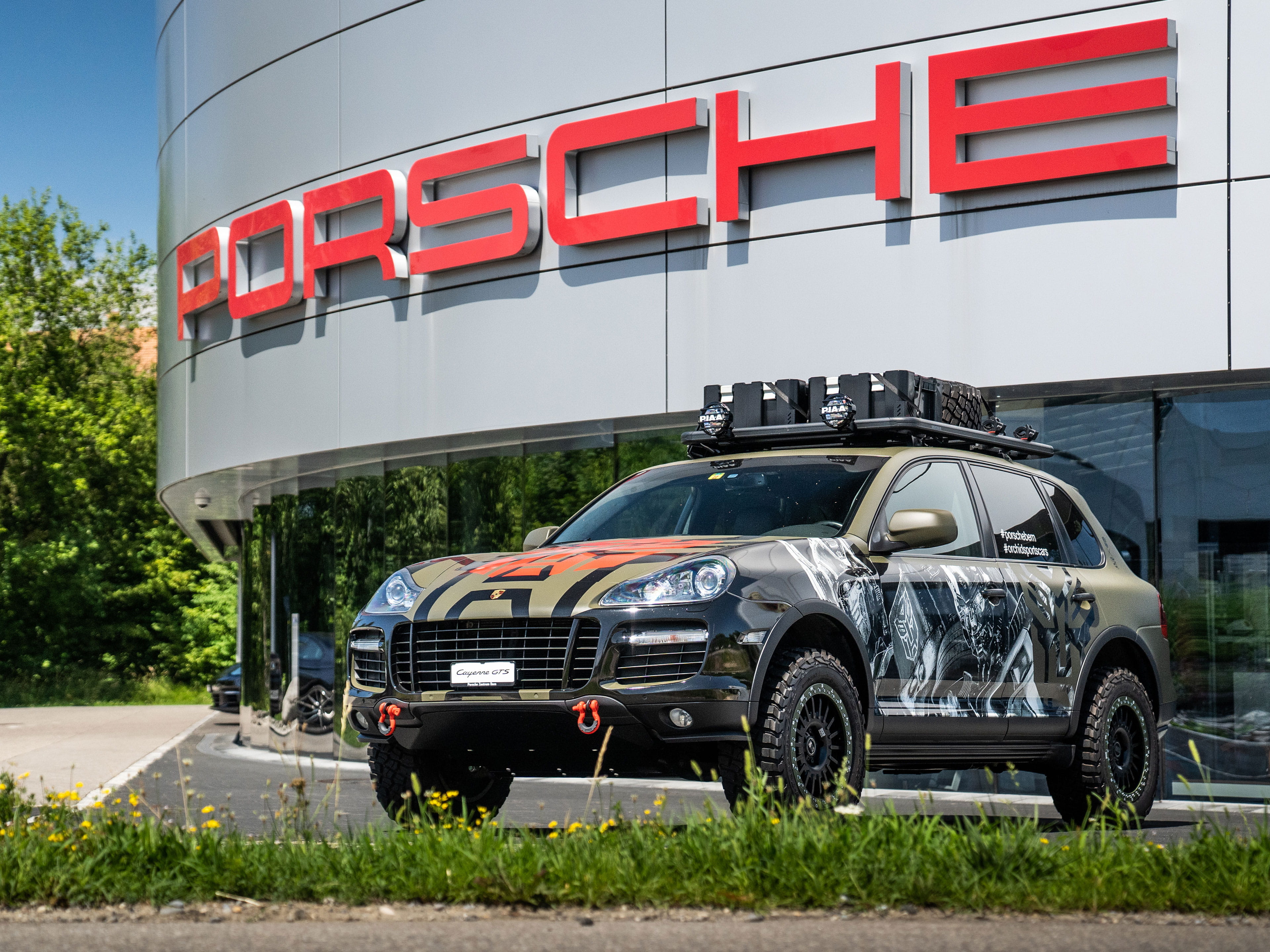 Cayenne GTS transformiert zu einem Offroad-Krieger.