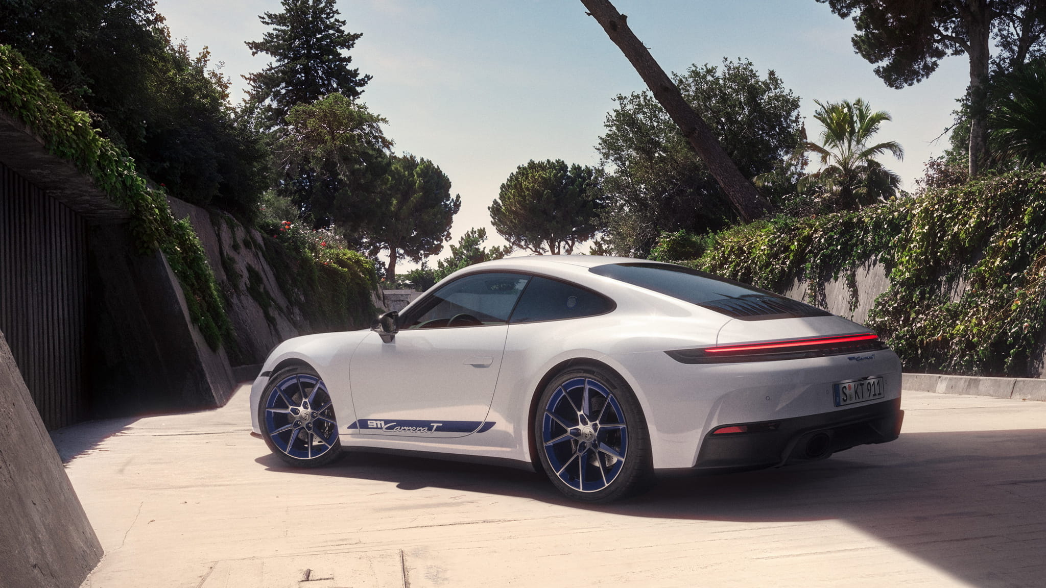 The new 911 Carrera T