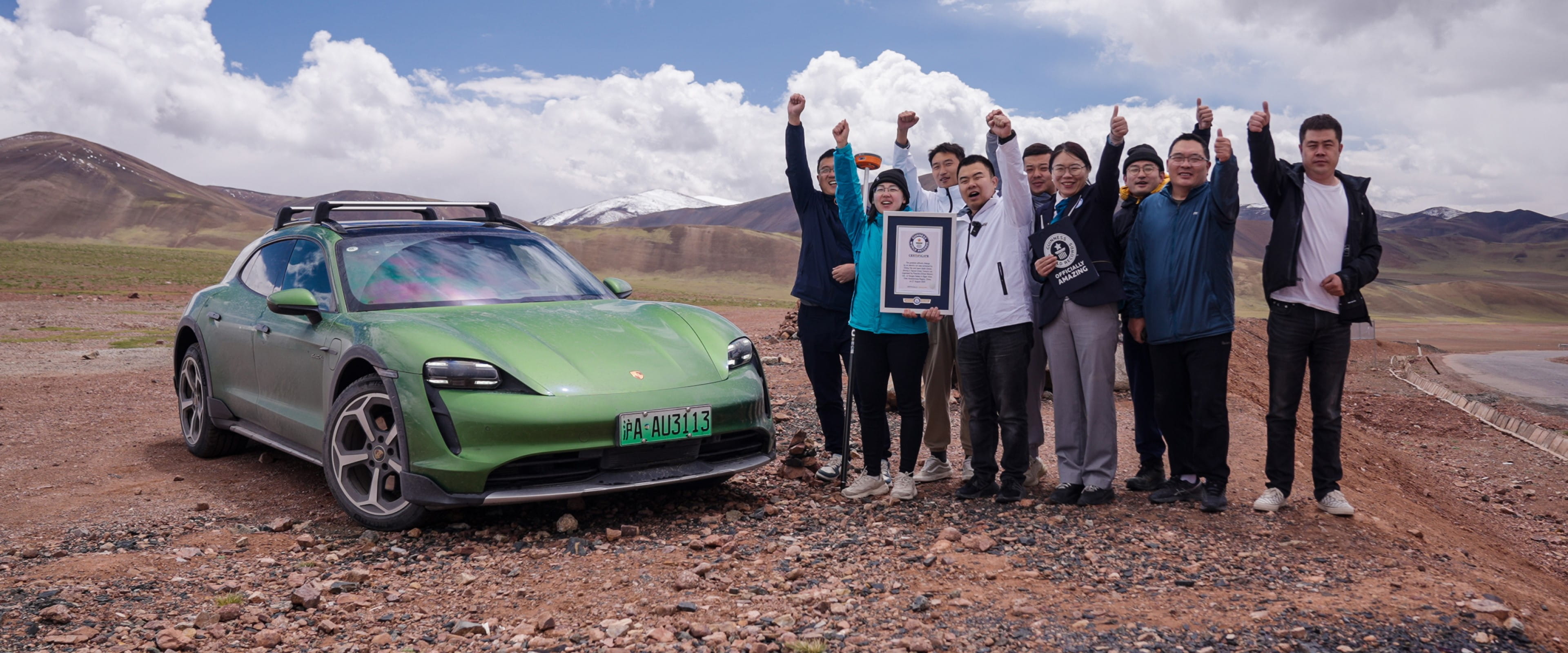 New altitude record for Porsche Taycan Cross Turismo