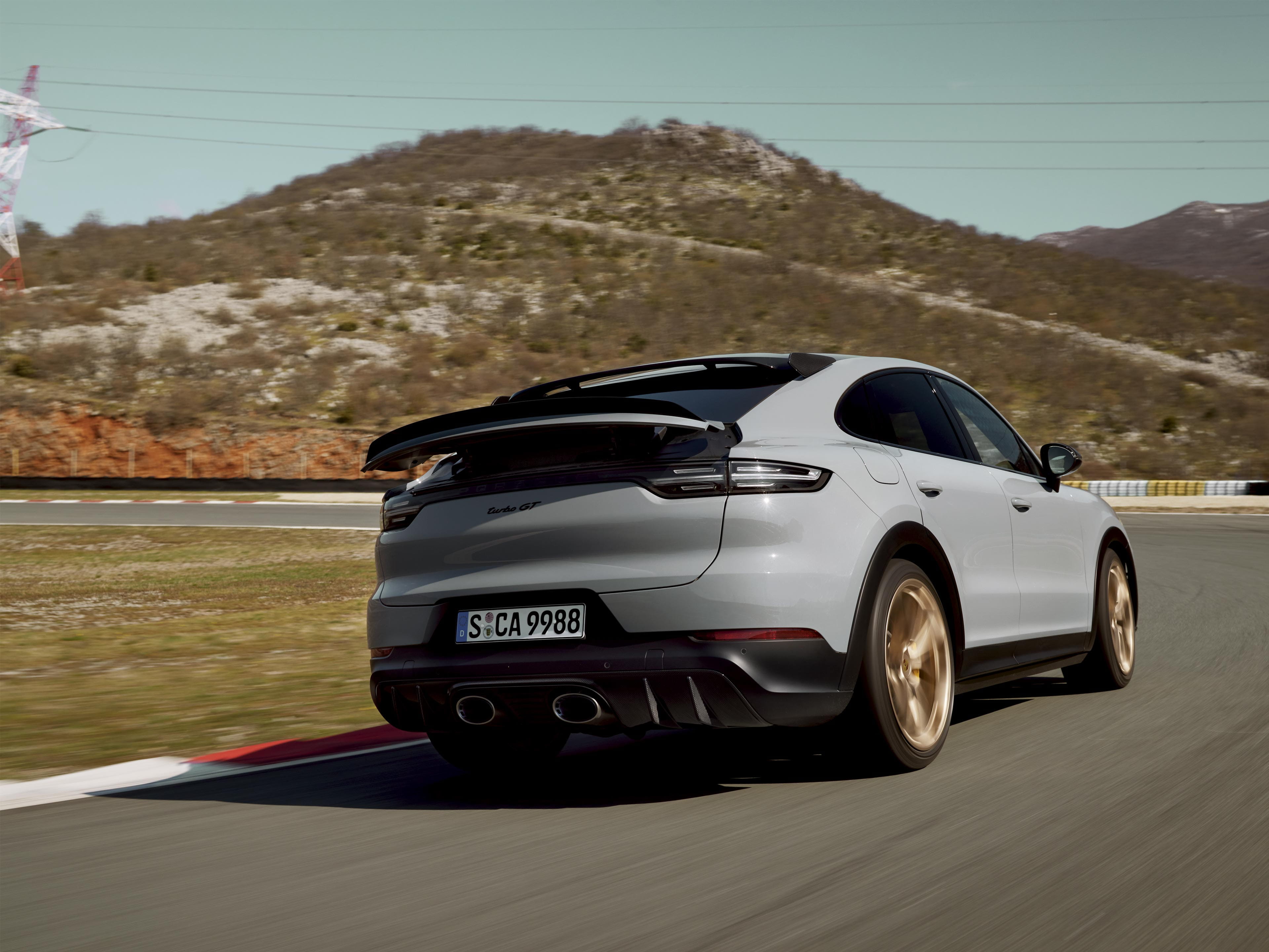 Porsche Cayenne Turbo GT på banan - ny högprestandamodell från Porsche