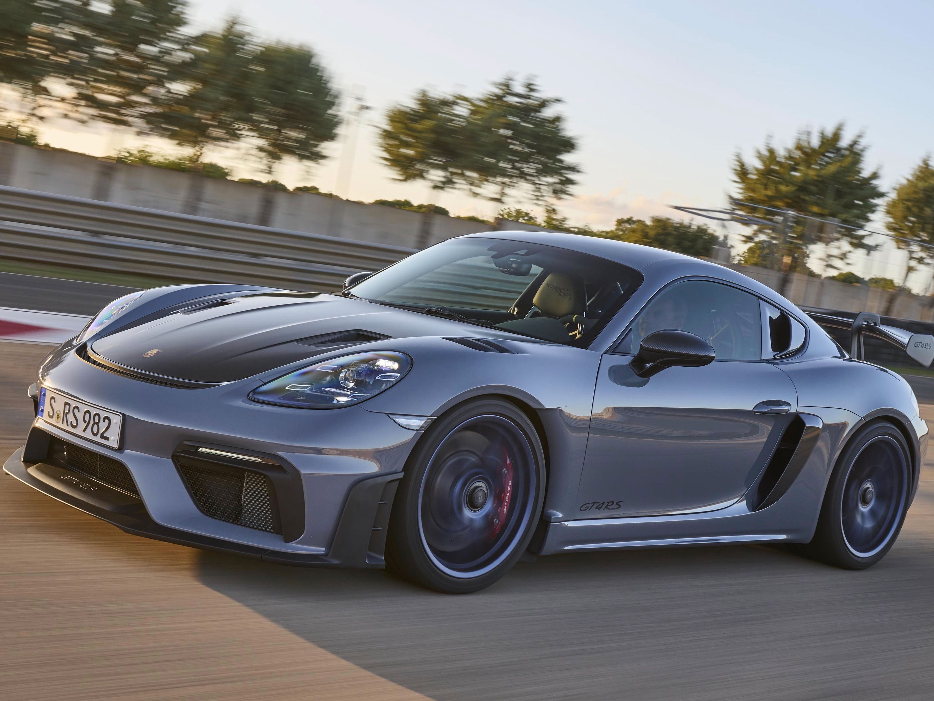 Nya Porsche 718 Cayman GT4 RS: racing-DNA och maximal körglädje