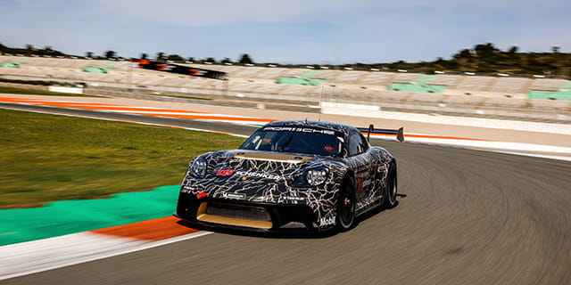 718 Cayman GT4 ePerformance