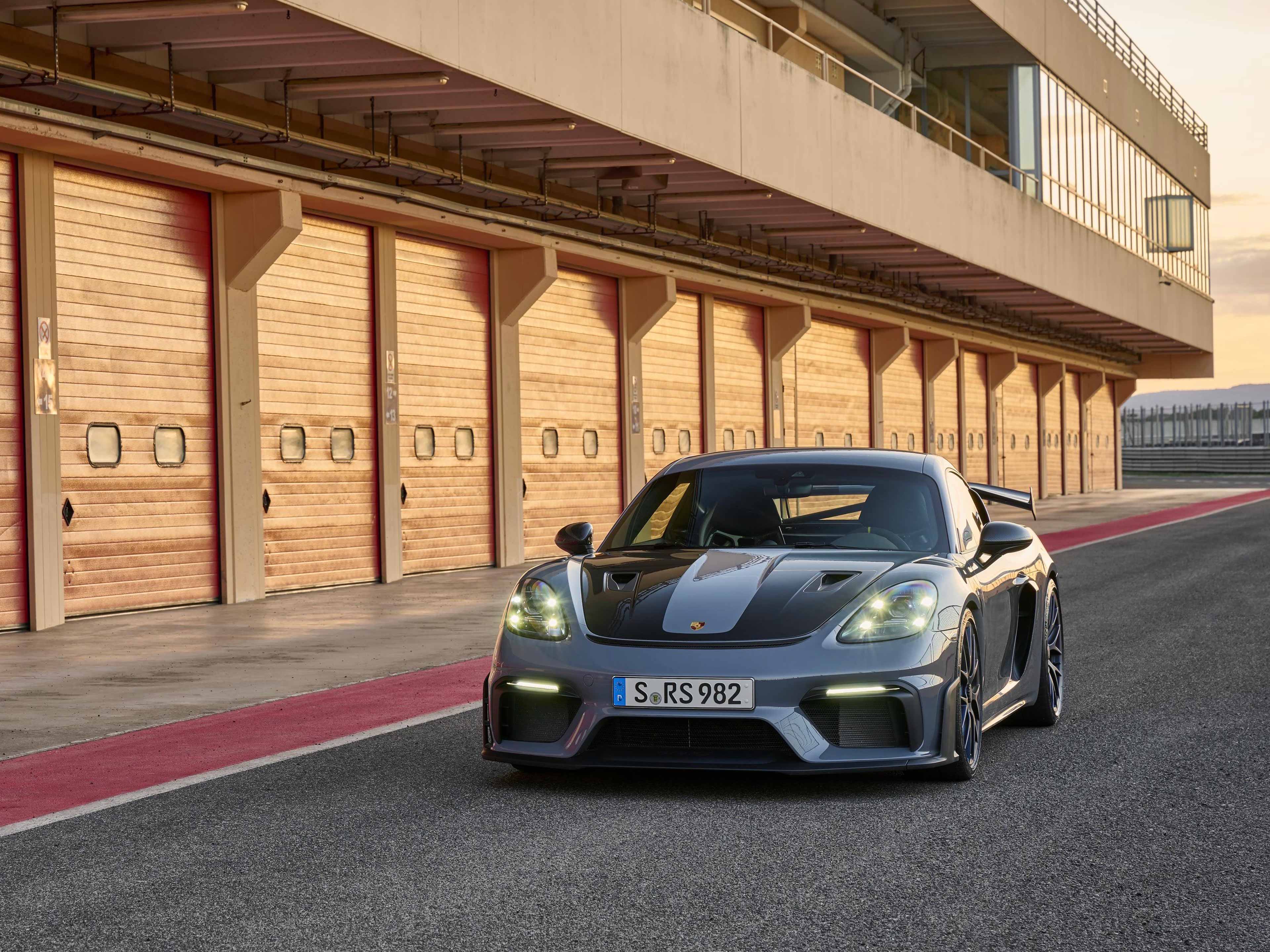 718_cayman_gt4_rs