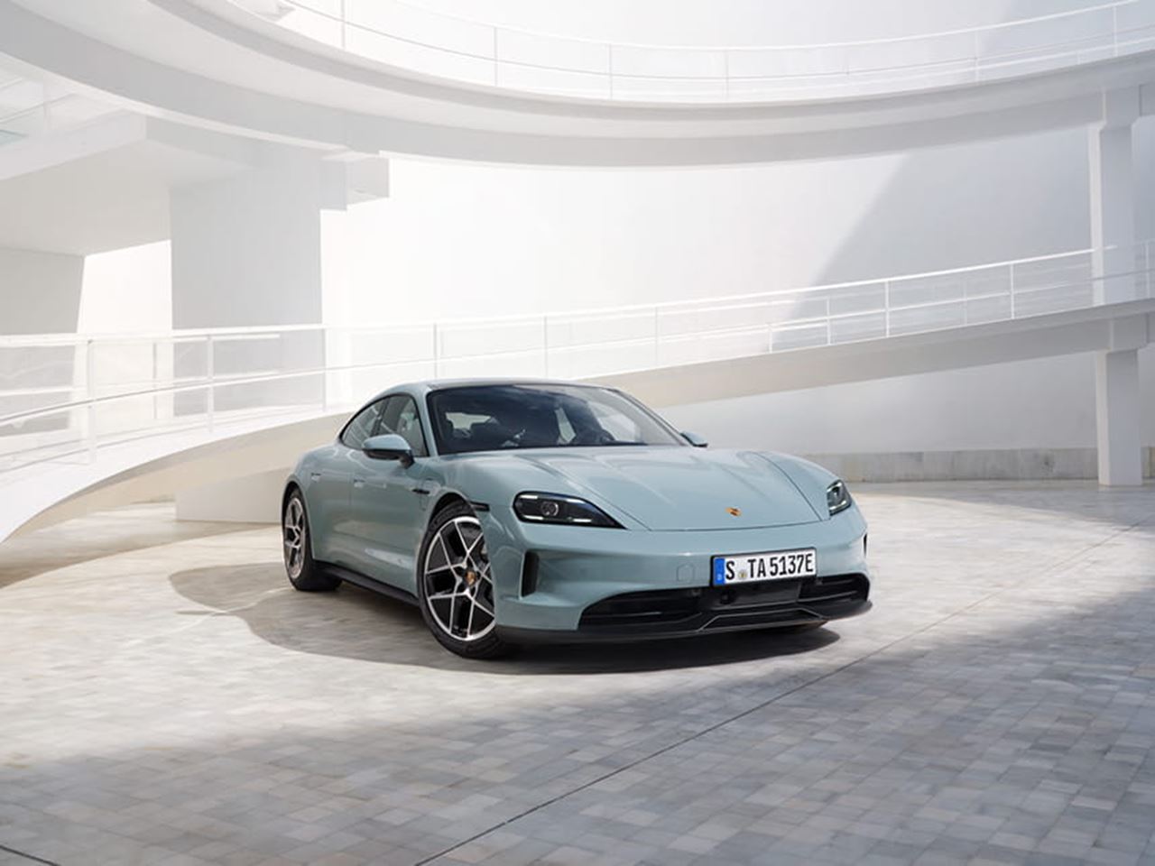 https://assets.porsche.com/ua/kyivairport/-/media/Project/DealerWebsites/SharedDealersWebsite/Master-Model-Page/Taycan/VM24_1342_TM.jpg?rev=-1&amp;w=1500