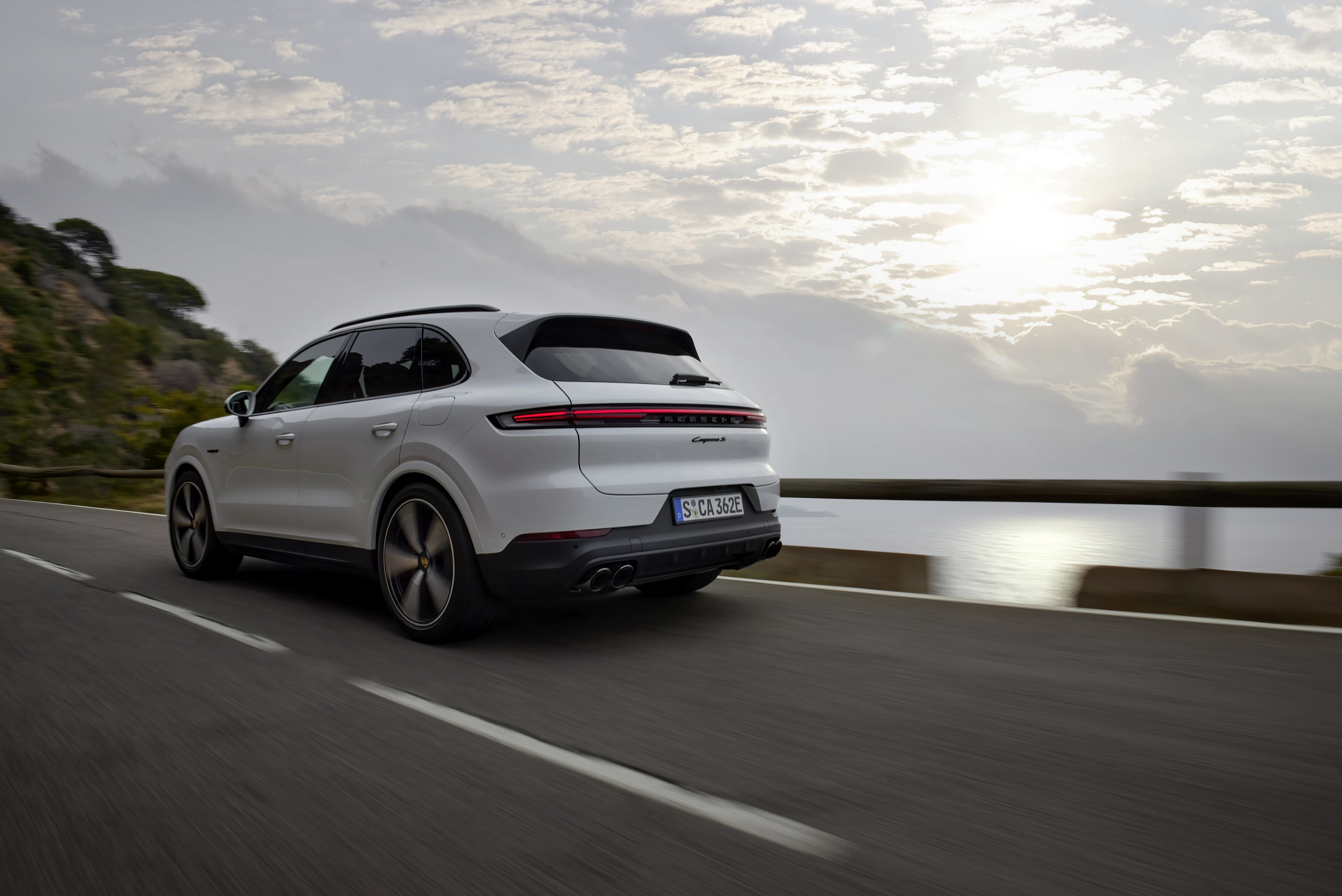 Porsche презентує Cayenne S E-Hybrid