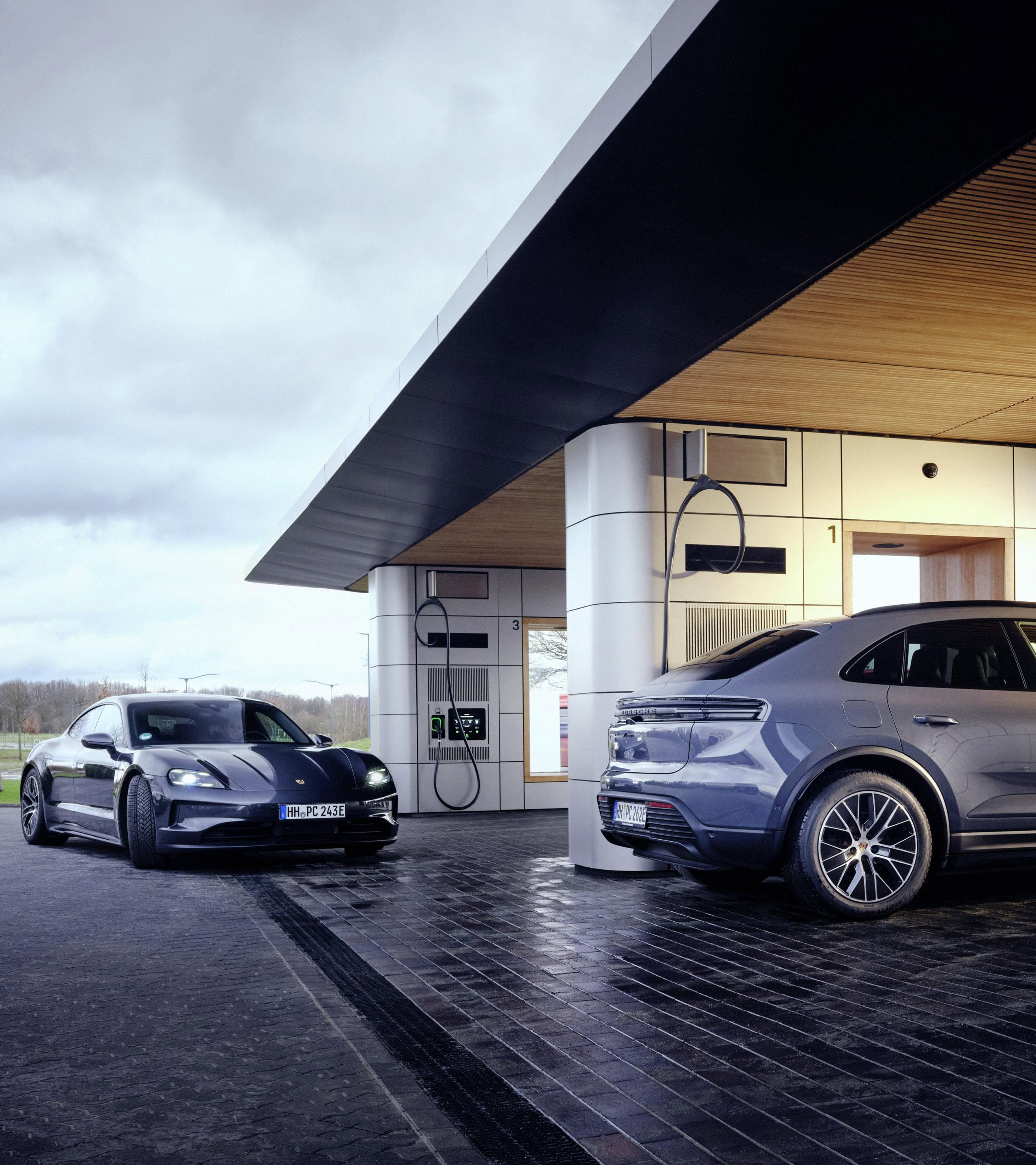 Fifth Porsche Charging Lounge opens in Hamburg