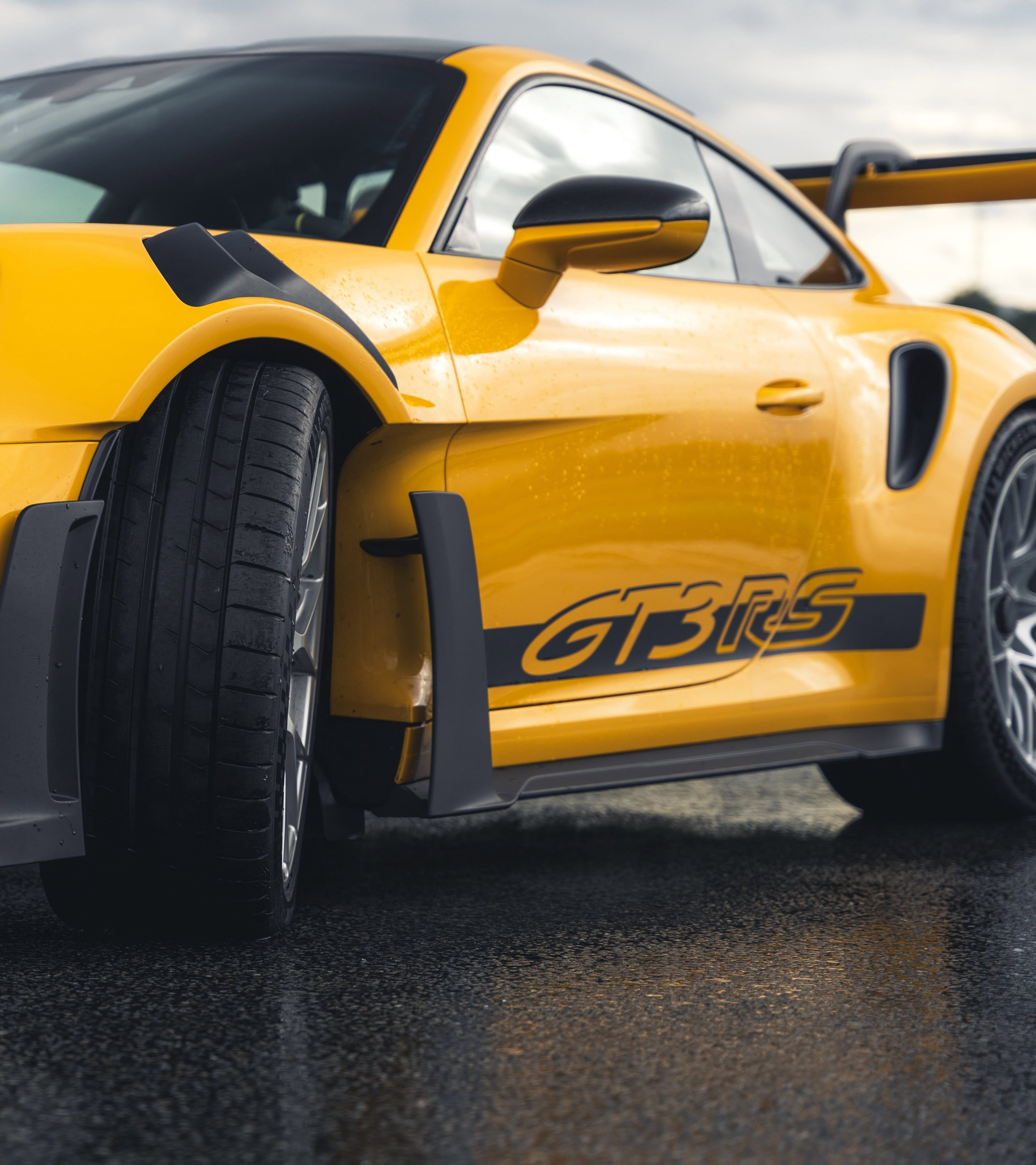 New wet tyre from Porsche and Michelin