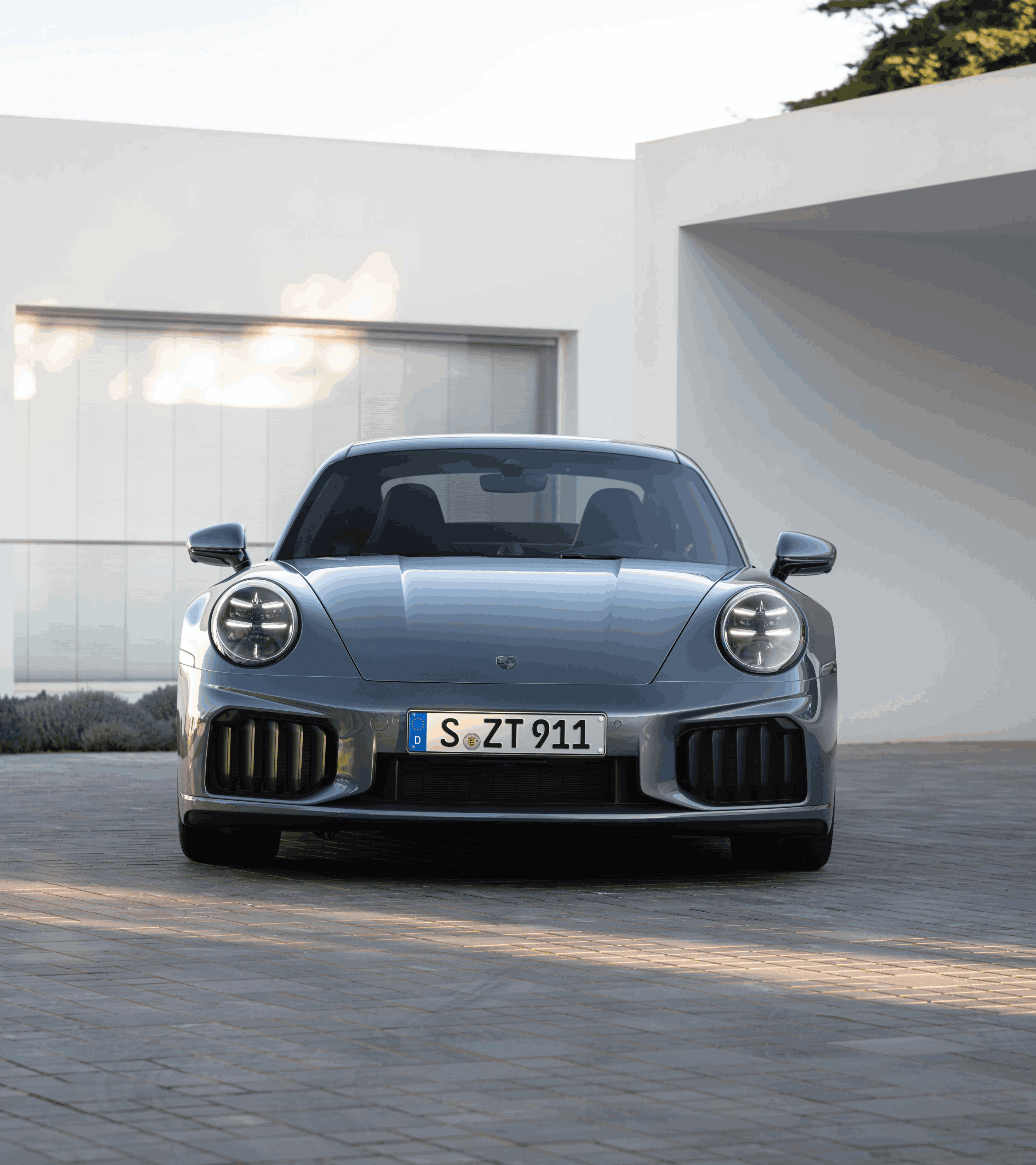 The superior all-rounder among sports cars: Porsche 911 Turbo S